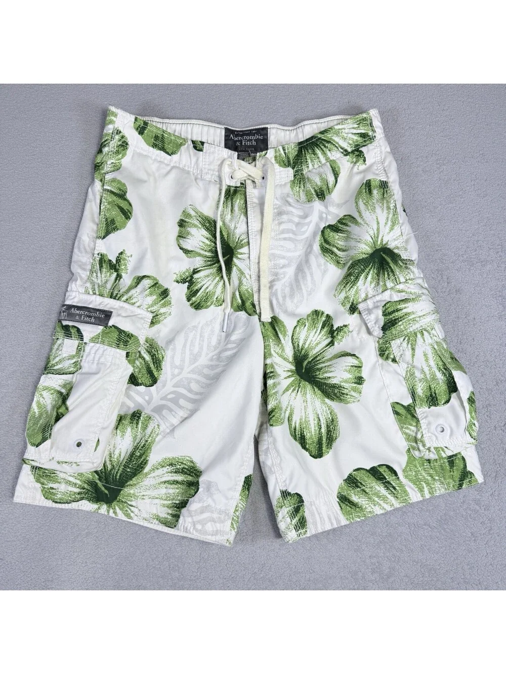 Vintage Y2K Abercrombie & Fitch Men Green & White Floral Cargo Swim Trunks Sz M
